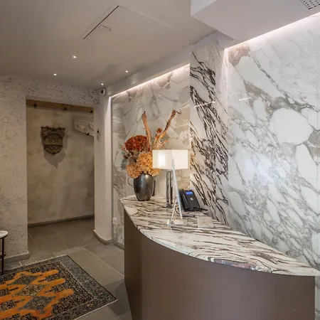 Donati Luxury Tower Suites-3